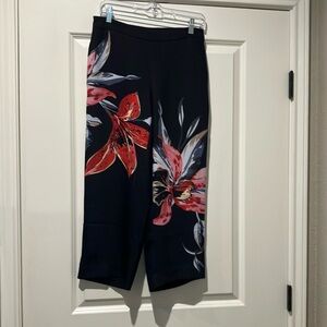 Chico’s Soft Navy Floral Print Women's Capri Pants-Size 00P (2P)-GUC